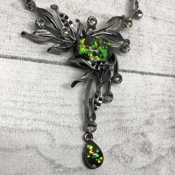 Gunmetal fantasy flower statement necklace - Picture 4 of 5